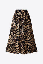 Load image into Gallery viewer, Plus Size Leopard Print Midi Skirt
