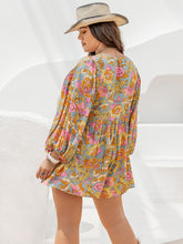 Load image into Gallery viewer, Plus Size Floral Tie Neck Balloon Sleeve Romper
