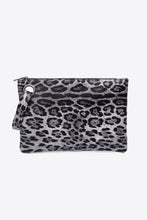 Load image into Gallery viewer, Leopard PU Leather Clutch
